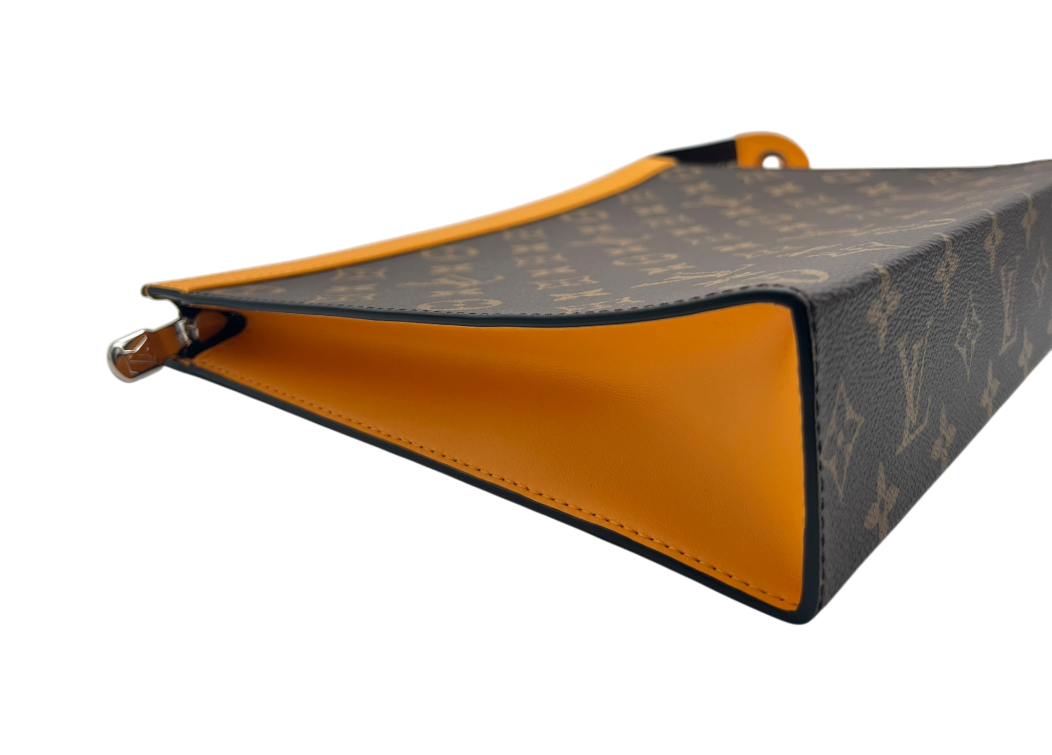 Louis Vuitton Pochette Voyage MM COND NEW