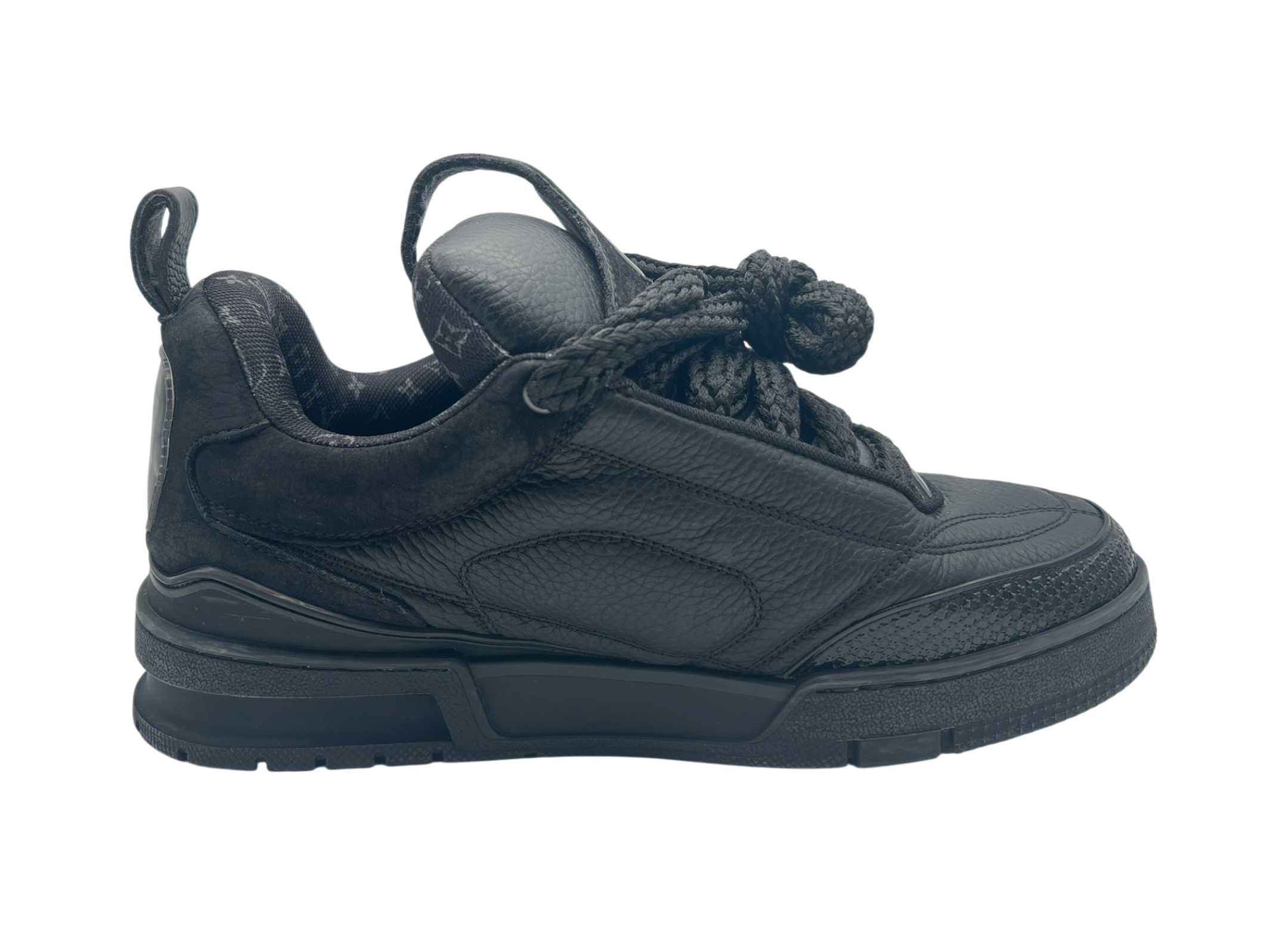 Louis Vuitton Skate Triple Black COND 9.5/10 (NO BOX)