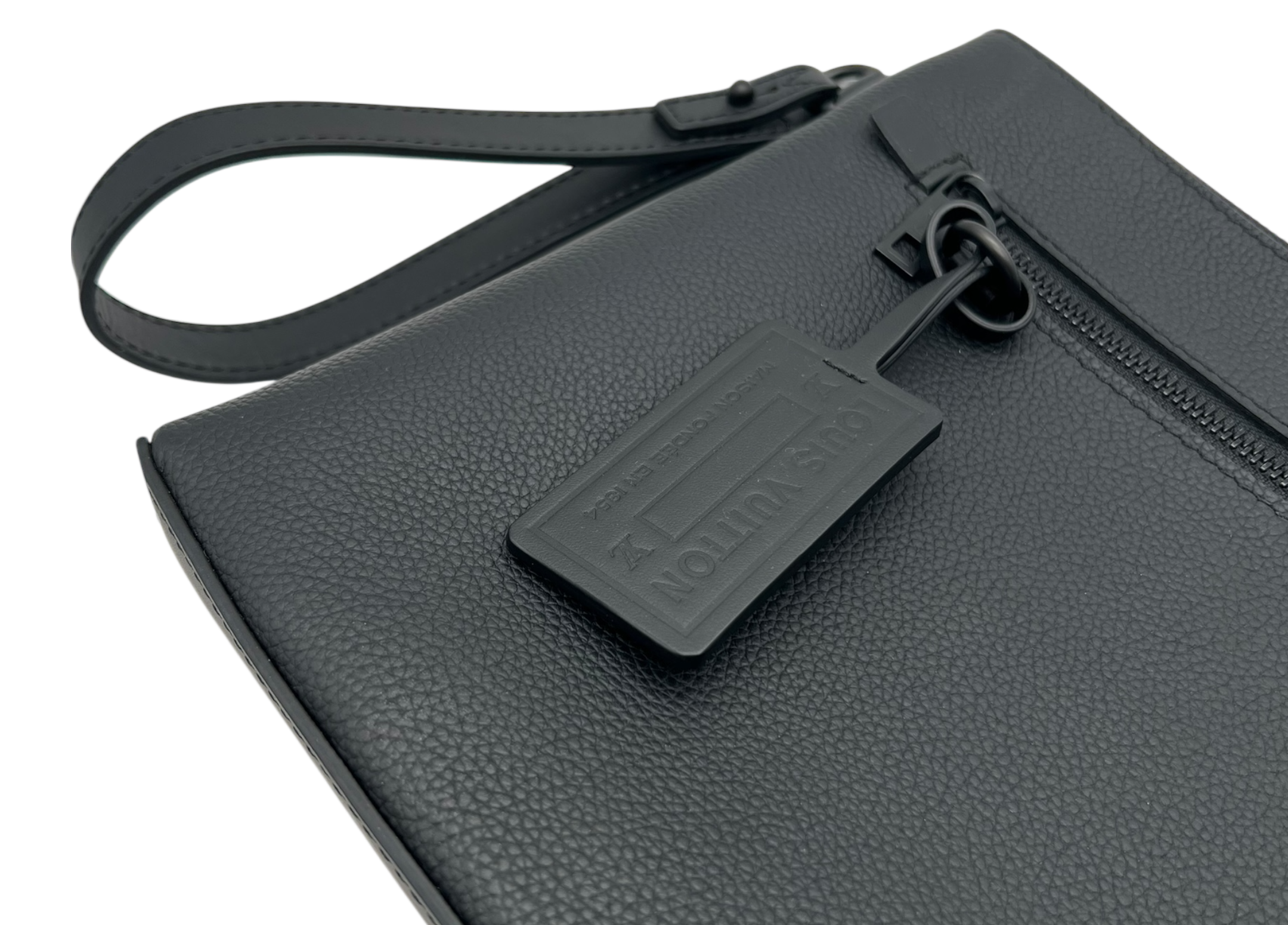 Louis Vuitton Pochette Black Take Off COND 9.5/10