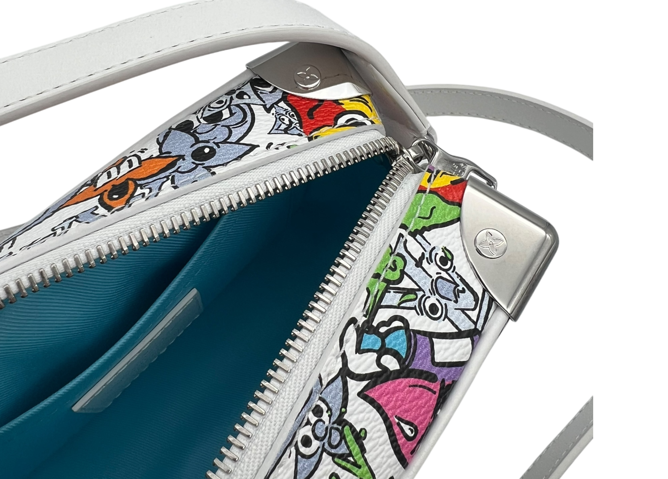 Louis Vuitton Soft Trunk Graffiti COND NEW