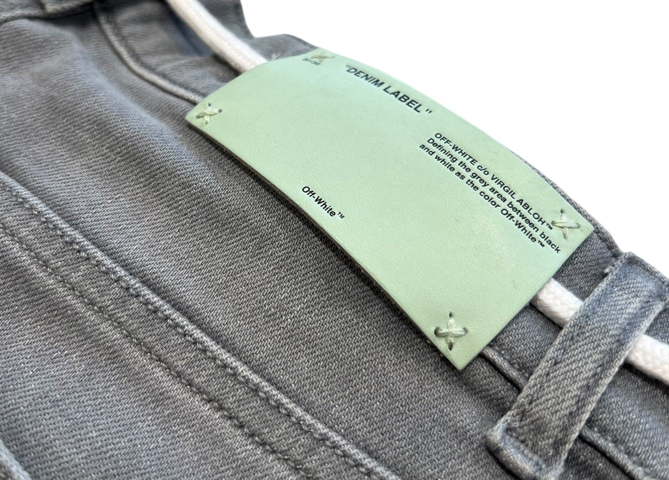 Off-White Levi's Jorts Silver COND NEW