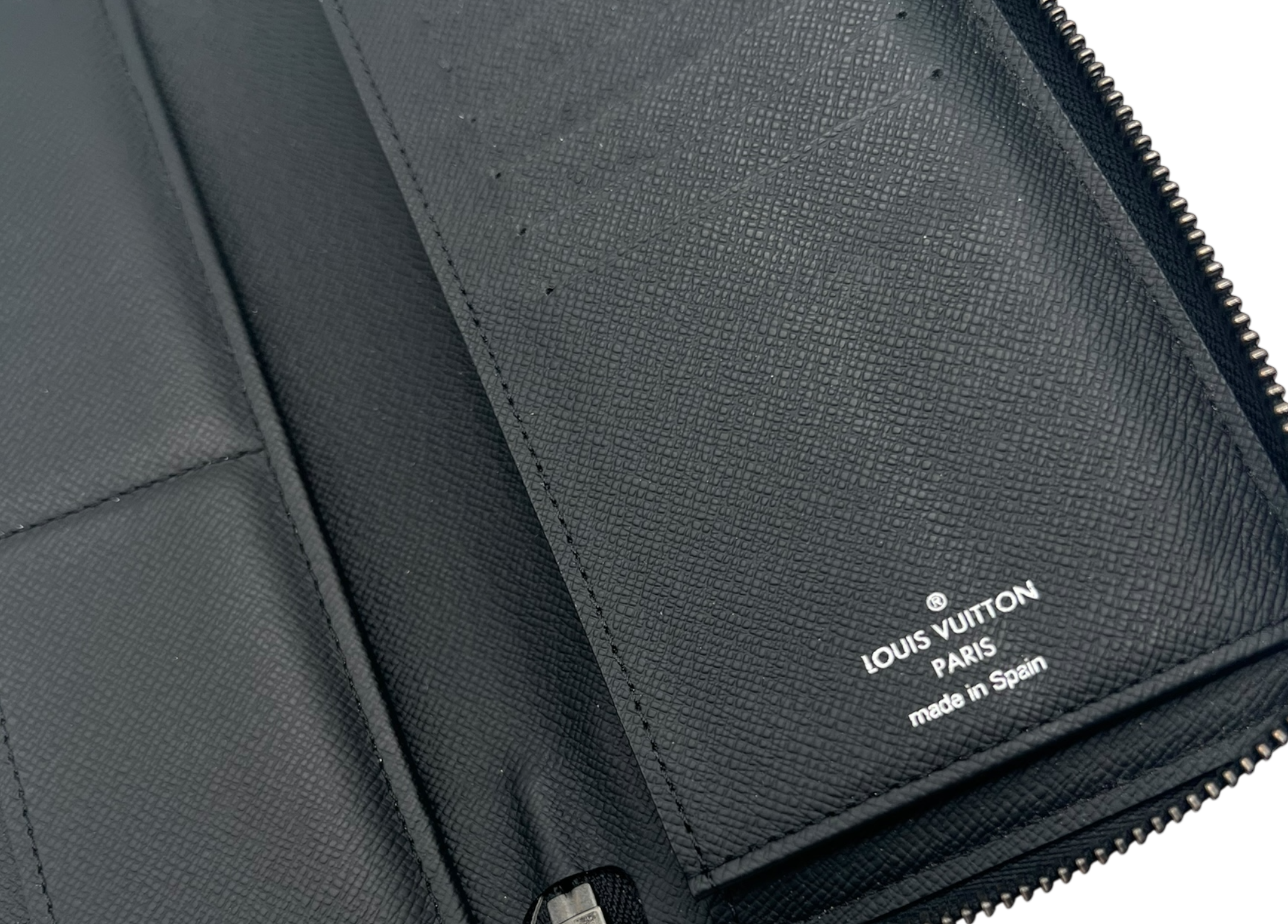 Louis Vuitton Zippy Wallet Black COND 9/10