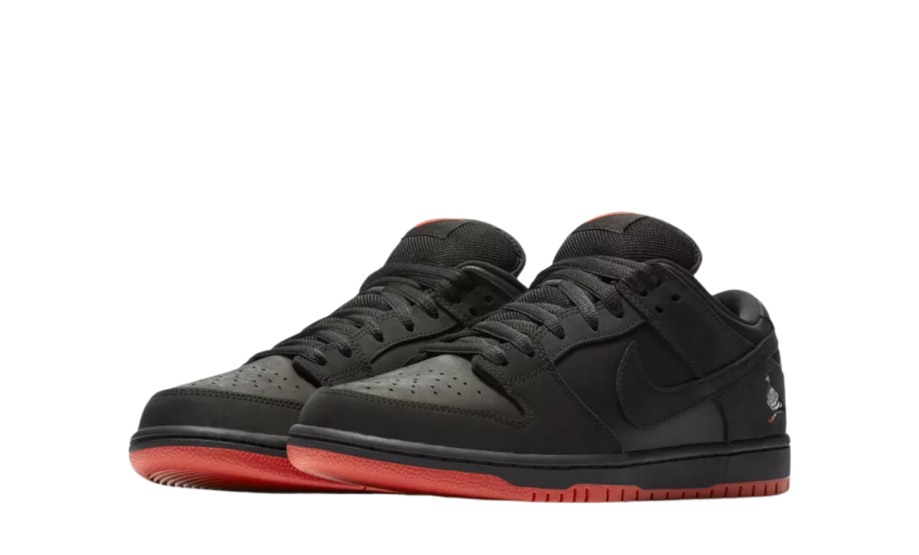 Dunk Low SB Black Pigeon