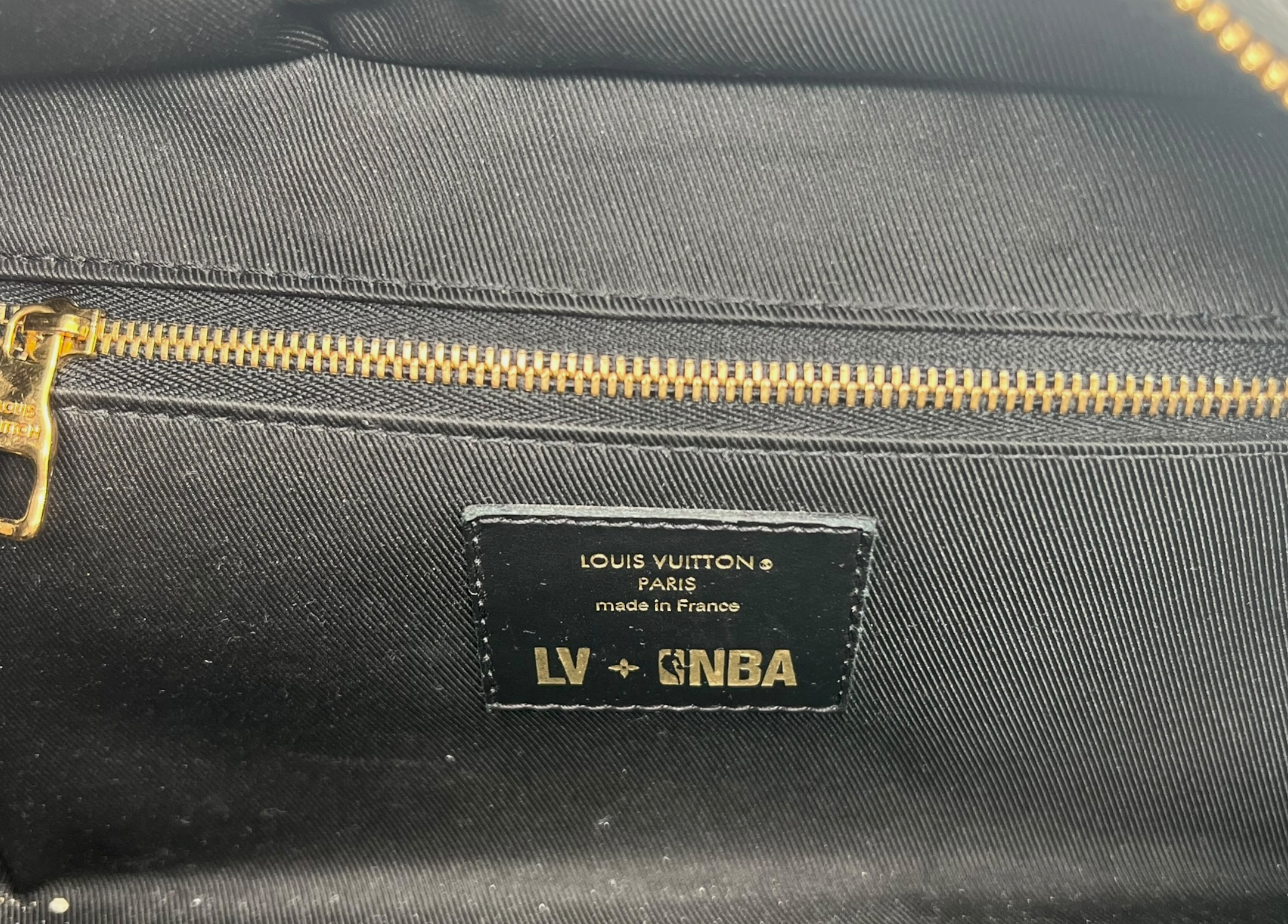 Louis Vuitton NBA Cloackroom Dopp Kit Monogram COND 9.5/10