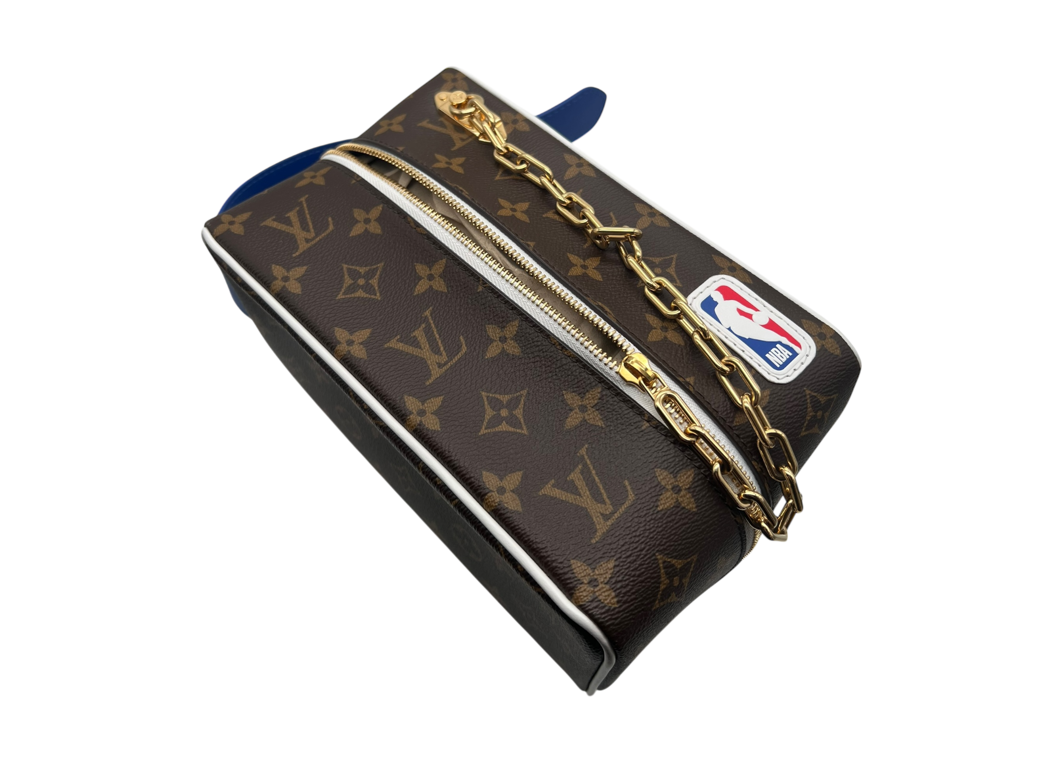 Louis Vuitton NBA Cloackroom Dopp Kit Monogram COND 9.5/10