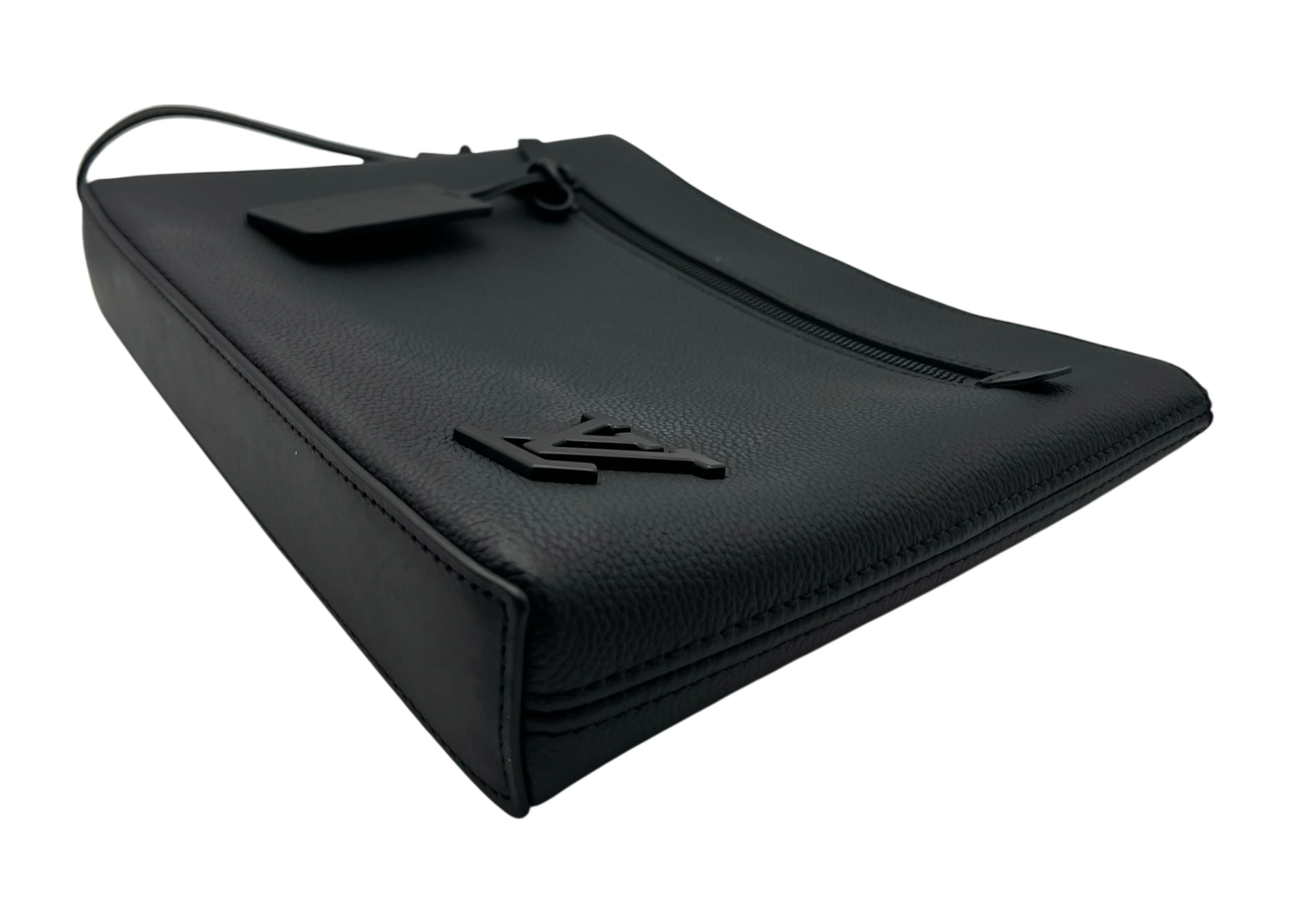 Louis Vuitton Pochette Black Take Off COND 9.5/10