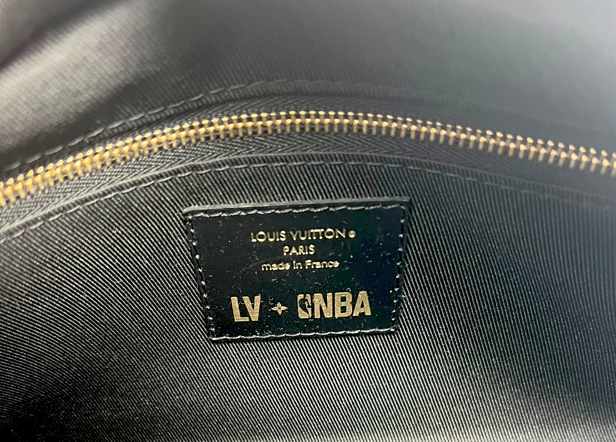 Louis Vuitton NBA Cloackroom Dopp Kit Leather Black COND 8.8/10